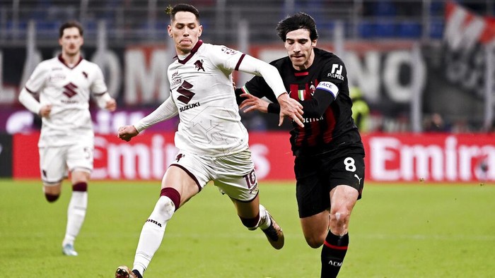 Milan Disingkirkan 10 Pemain Torino