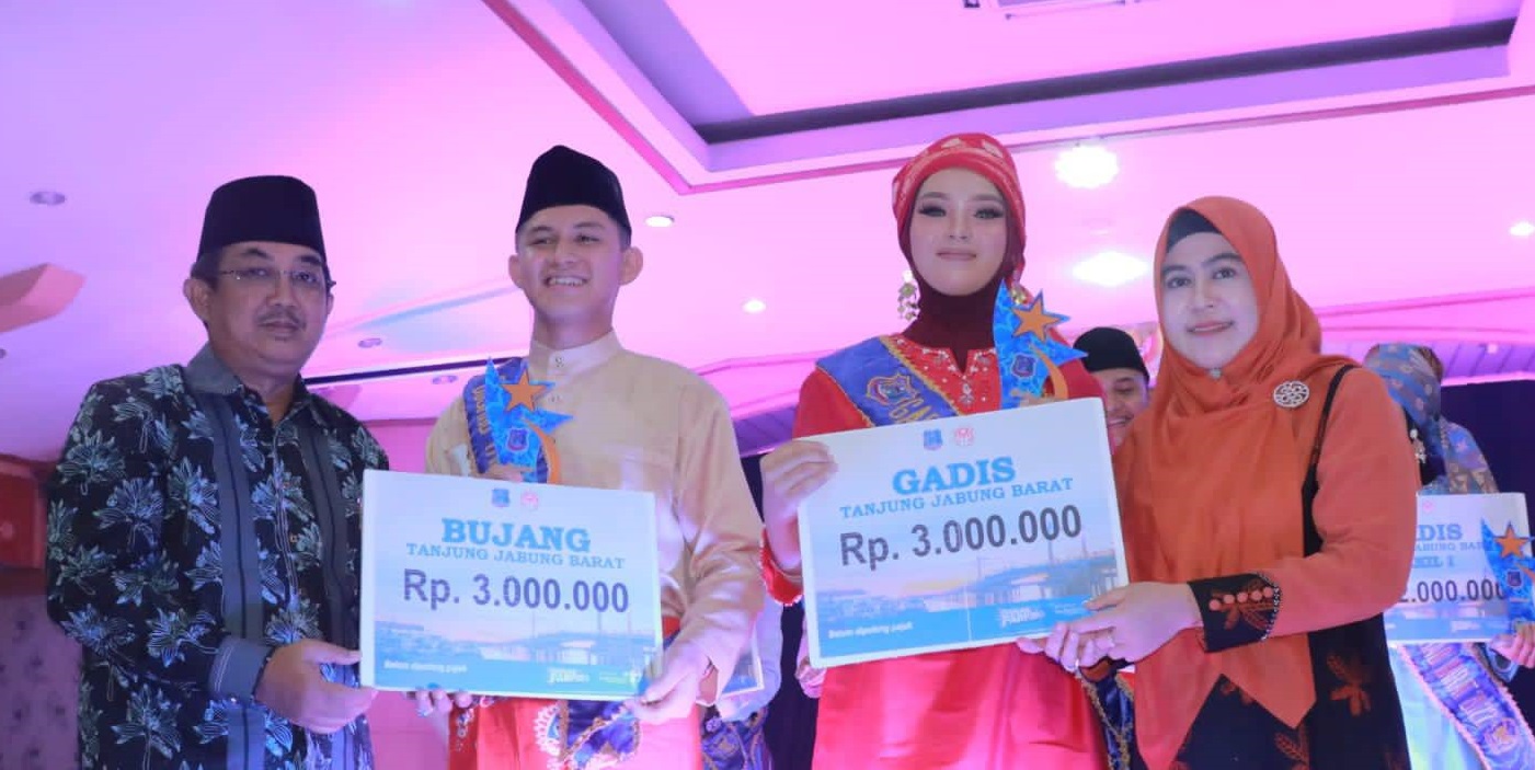 Bupati Hadiri Grand Final Pemilihan Bujang Gadis Tanjung Jabung Barat Tahun 2022. – Pemerintah Kabupaten Tanjung Jabung Barat