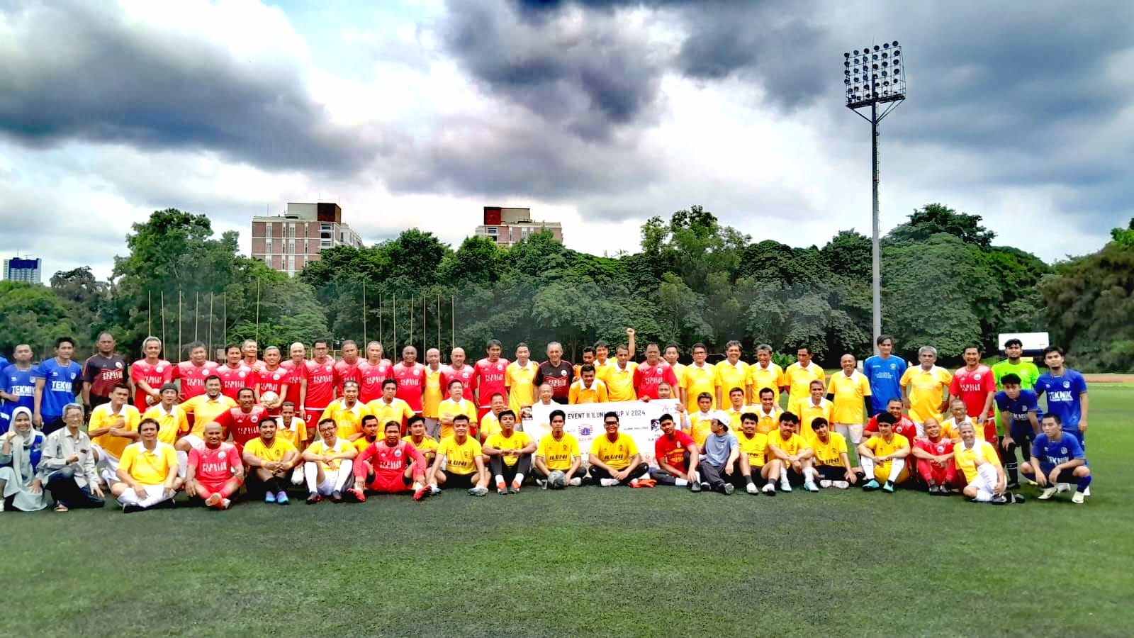 Berlaga pada Pre Event II ILUNI UI Cup 2024, Alumni UI Yakin Sepak Bola Pemersatu Bangsa – Gerakita
